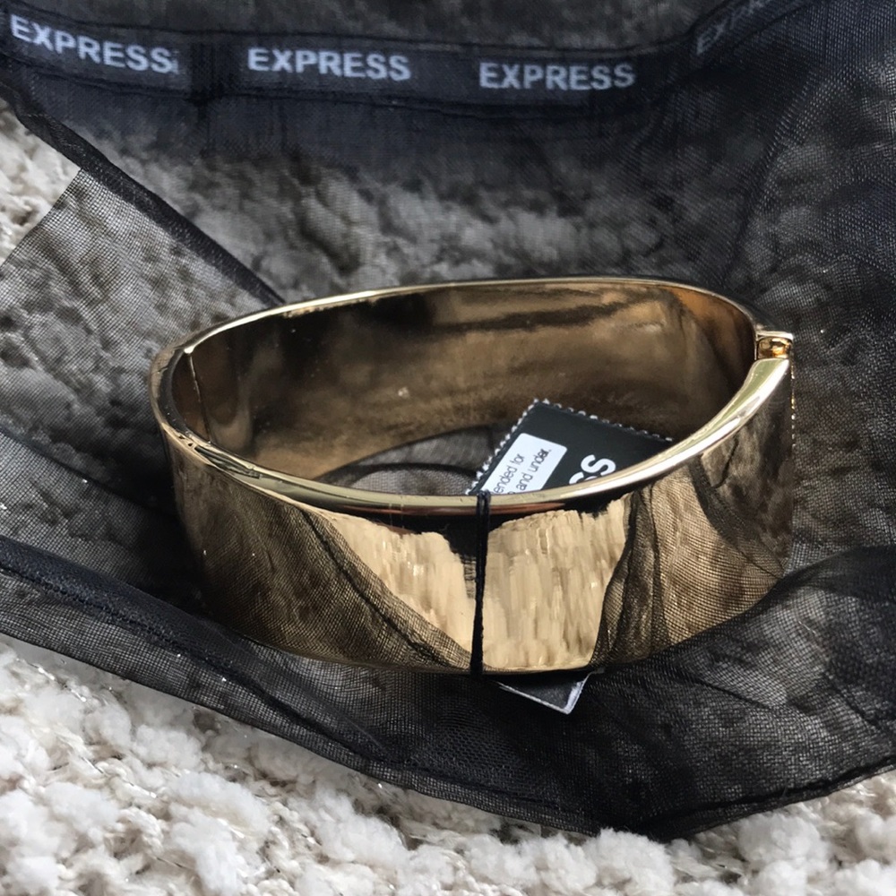 Wavy Hinged Bangle - Picture 4 of 5